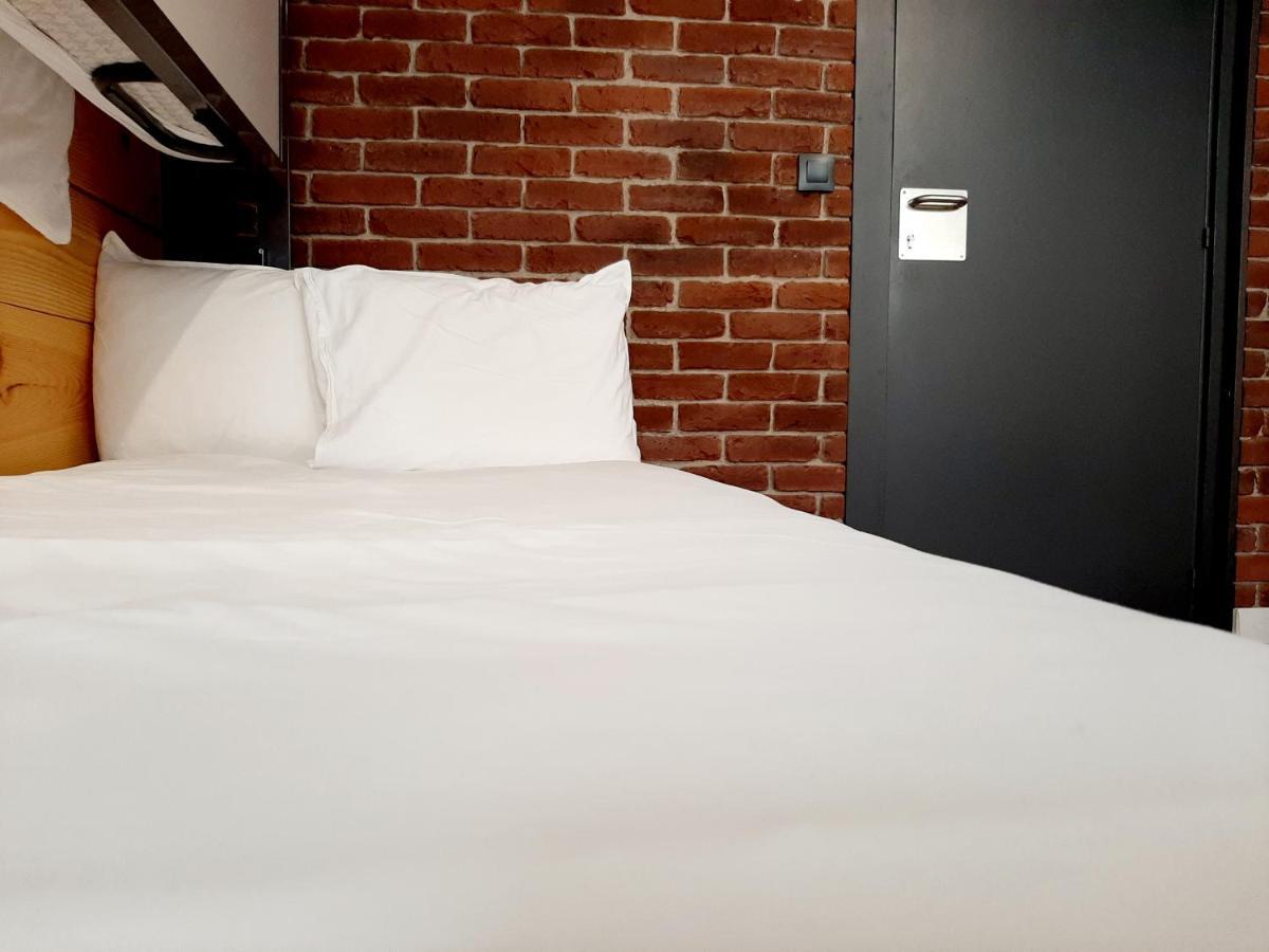 Hostal Erasmus By Gaiarooms Salamanca Kültér fotó